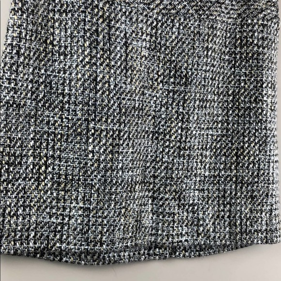 The Limited Woven Mini Skirt (10) - Picture 2 of 8